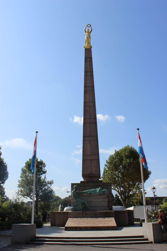 Gëlle Fra - Golden Lady