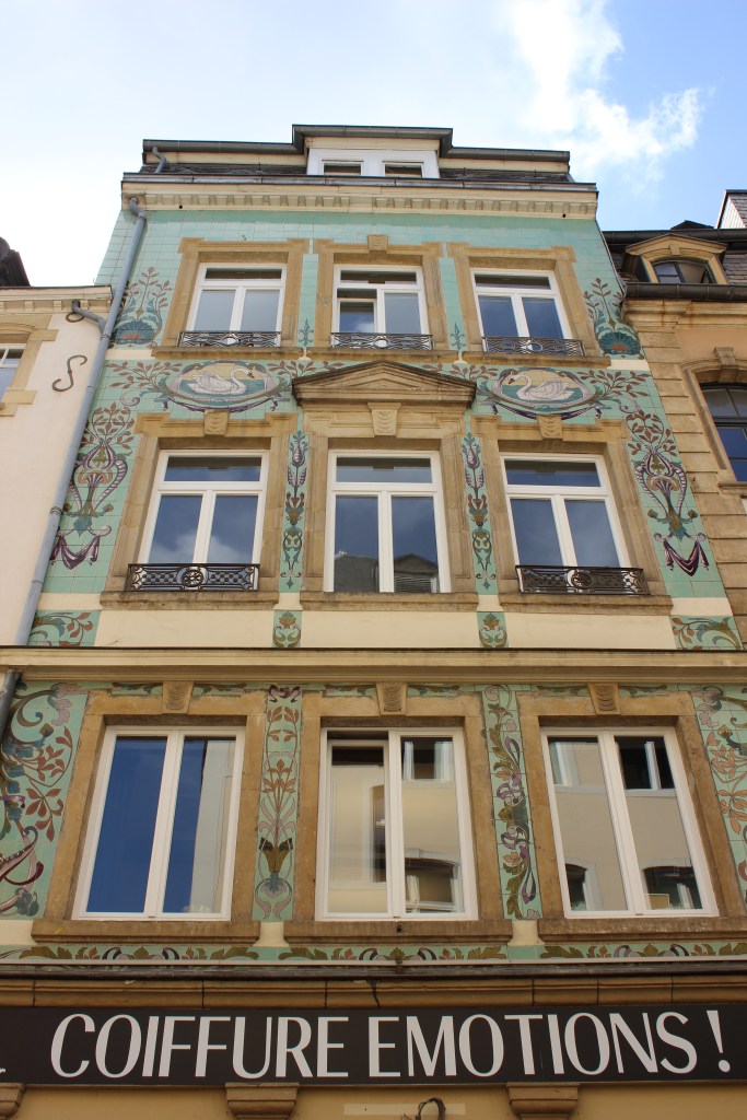 Embellished building