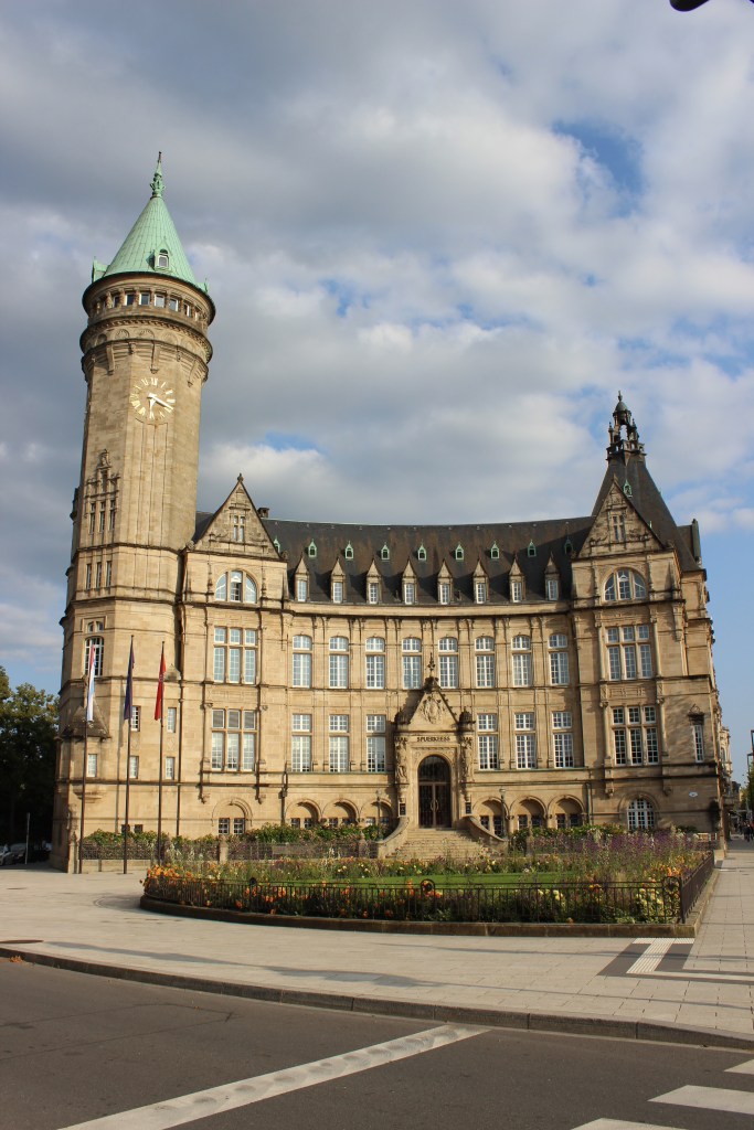 The Speurkees - the state bank